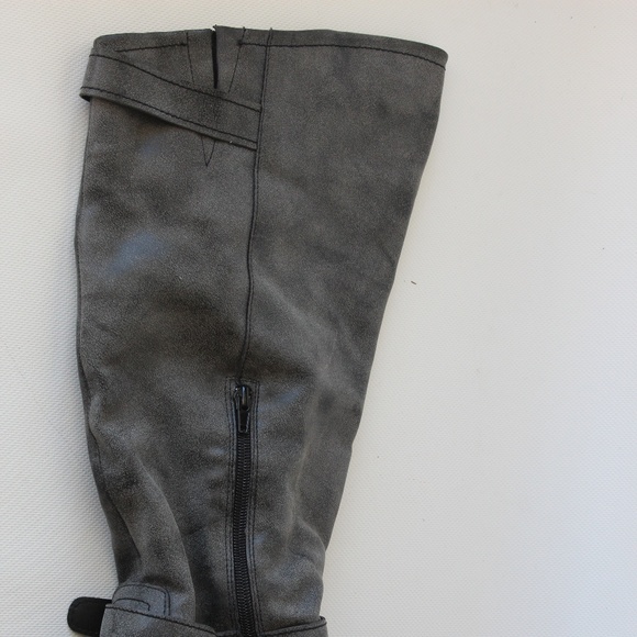 boots - Picture 3 of 4